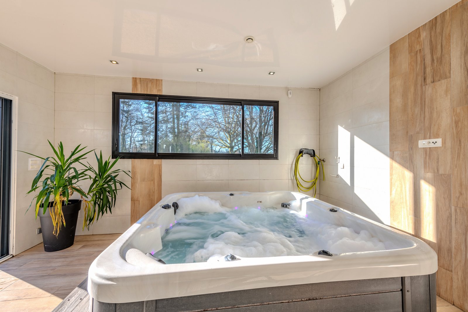 Jacuzzi 6 personnes
