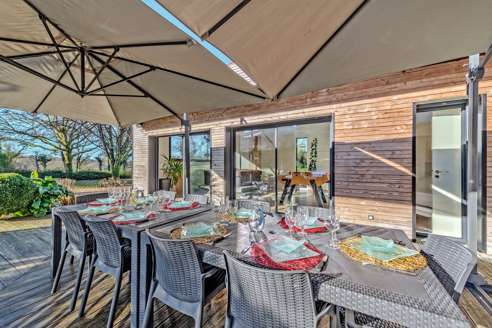 Terrasse avec table