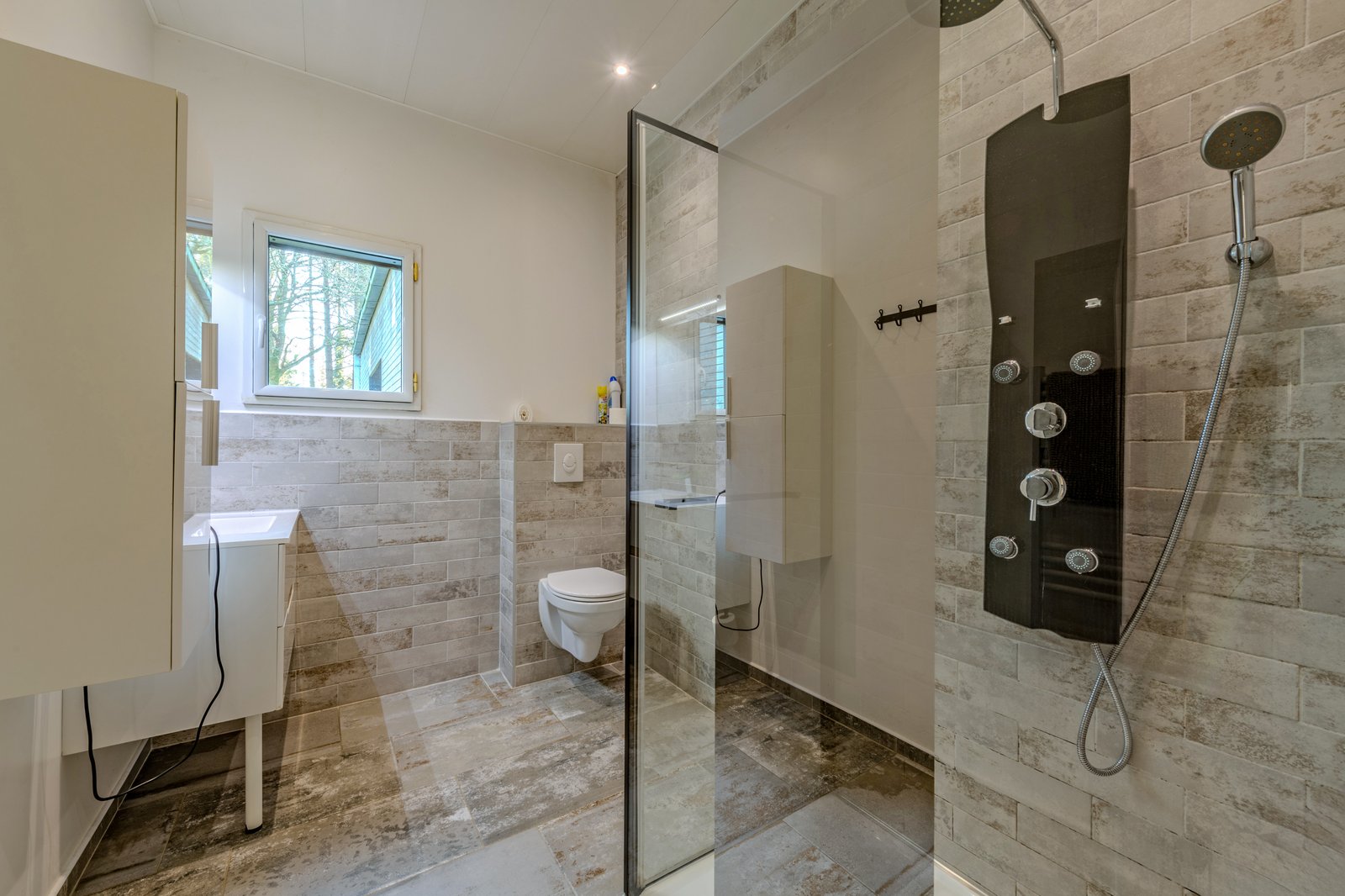 Salle d'eau privative de la chambre parentale 1